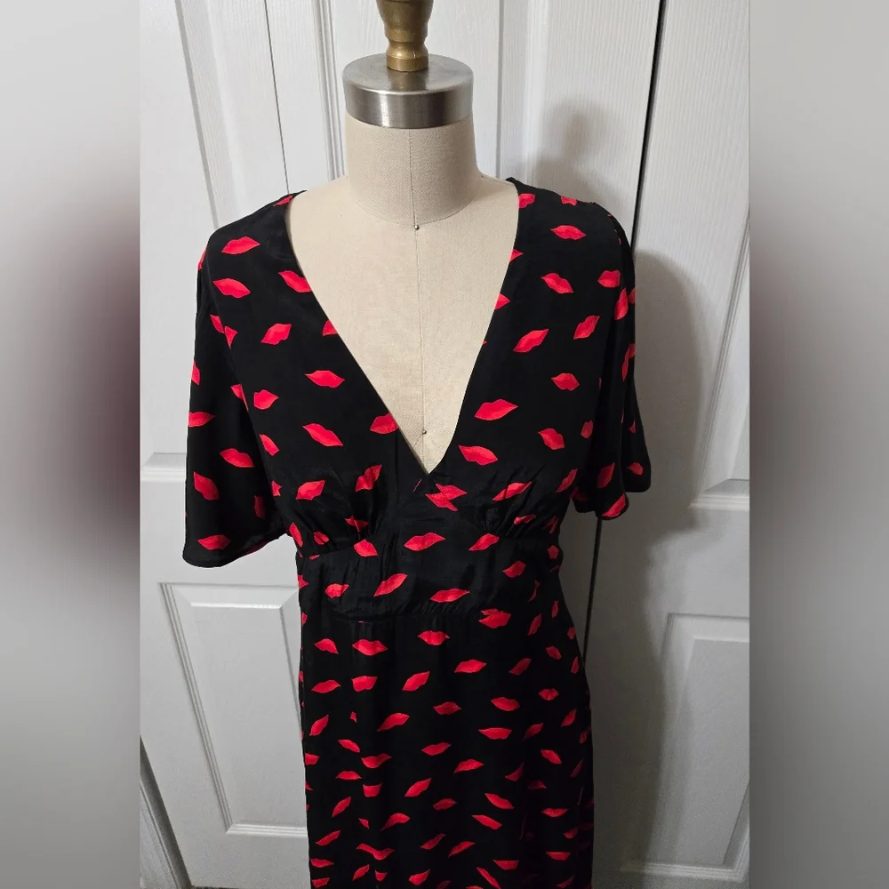 A New Day Black Maxi Dress W/ Lips ππ, Kiss Design Dress, Size 10, NWT - Picture 5 of 15